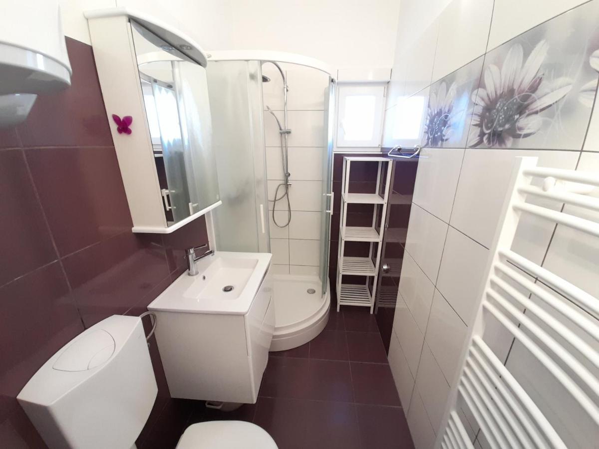 Perica Apartment And Perica Room With Separate Entrance 자다르 외부 사진