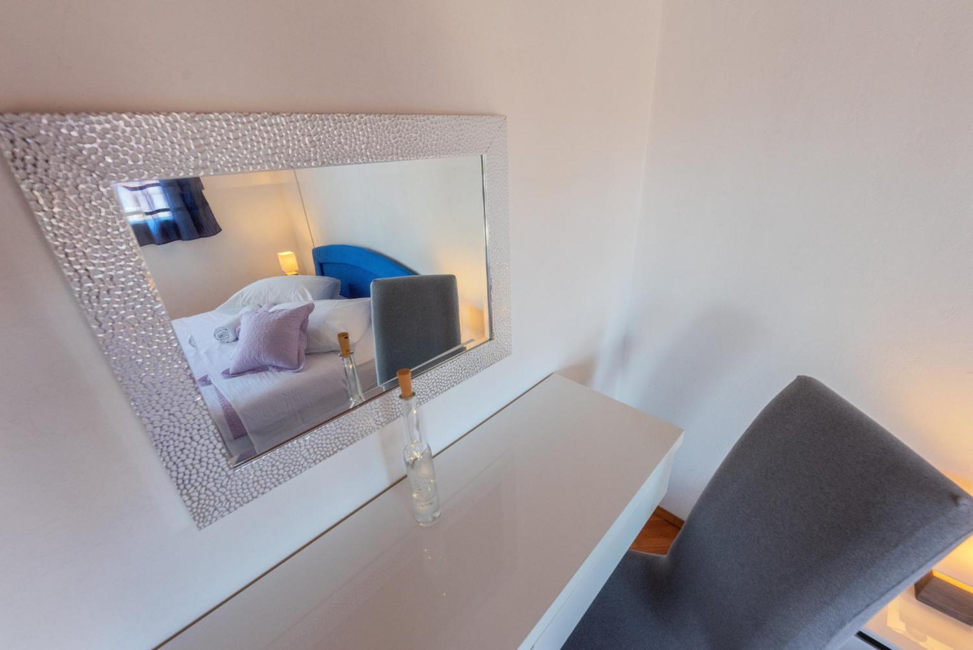 Perica Apartment And Perica Room With Separate Entrance 자다르 외부 사진